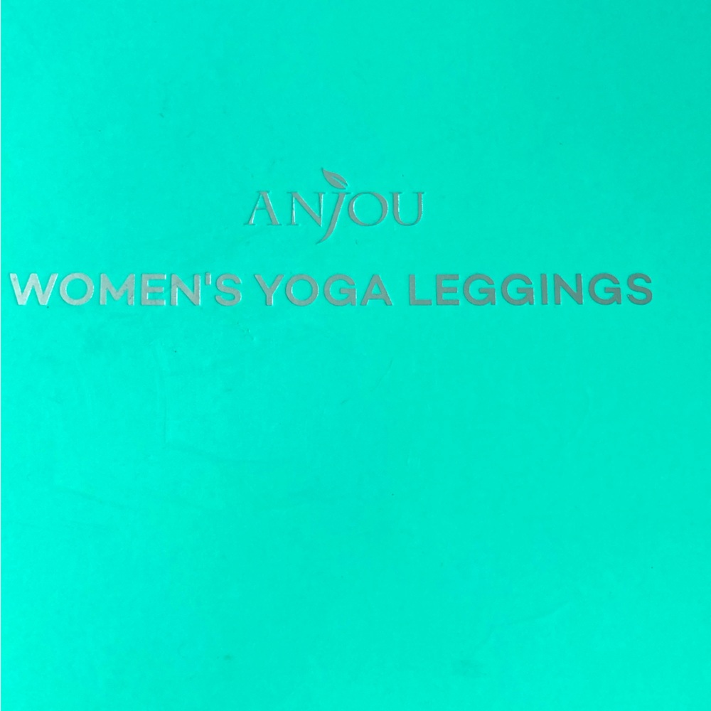 Black small leggings. Thin seamless